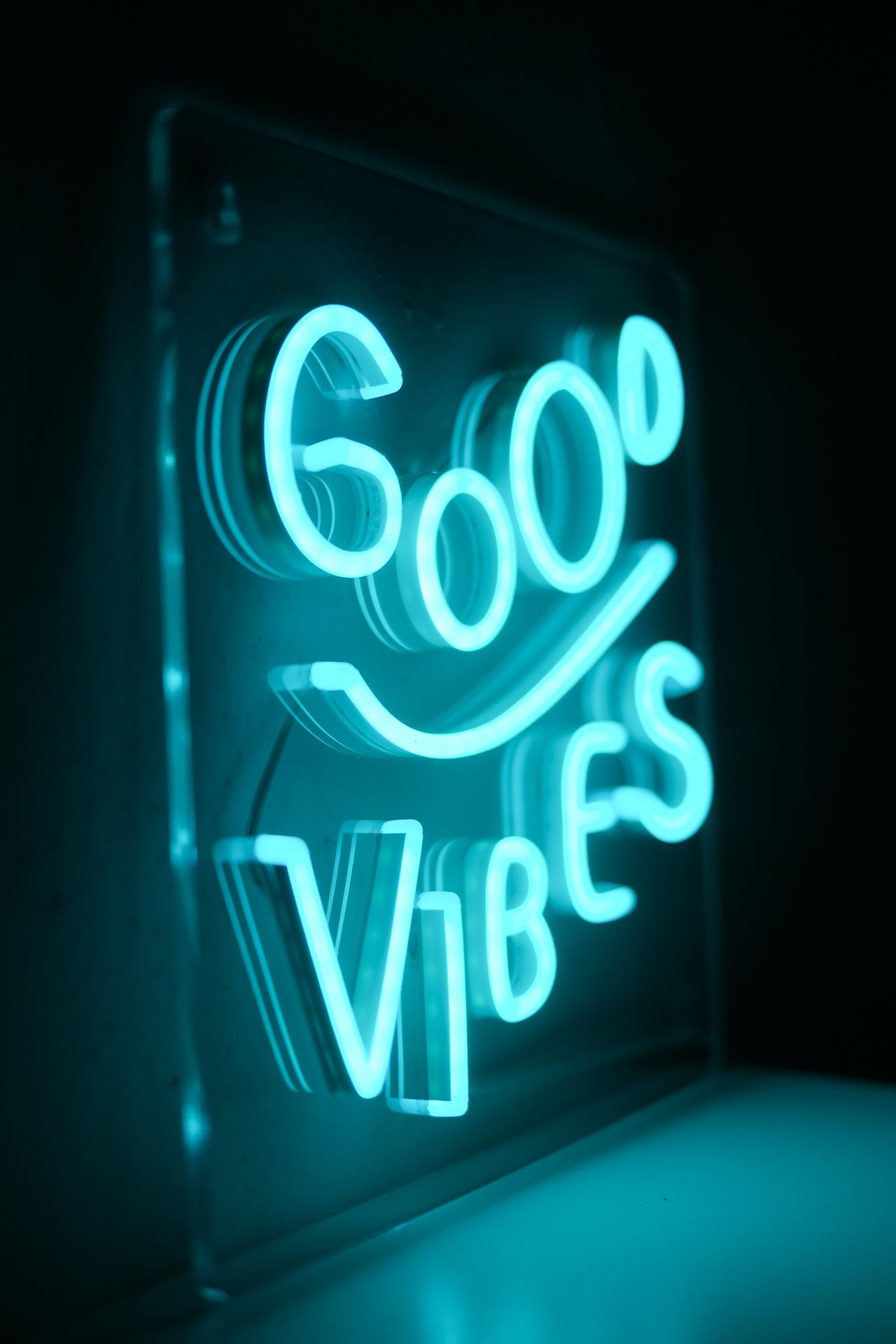 neon sign неоновая вывеска good vibes3